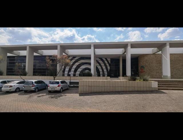 BUSINESS PROPERTY TO RENT IN PERSEQUOR